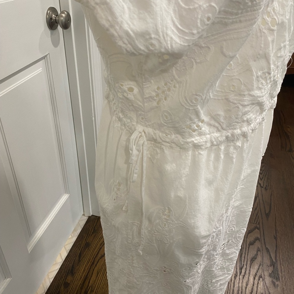 Cabi White Eyelet Coverup Size Small - Picture 3 of 8